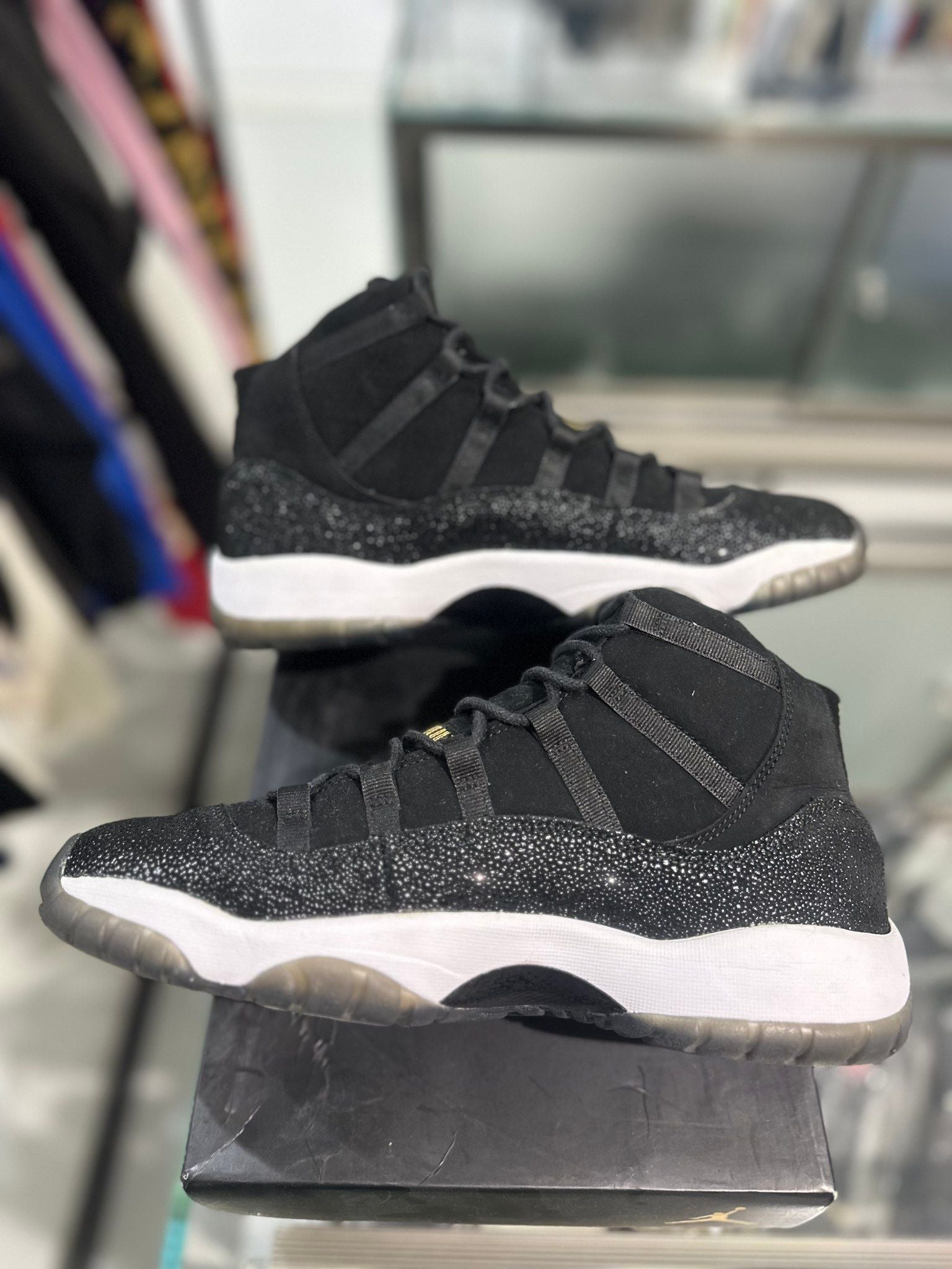 Jordan 11 Retro Heiress Black Stingray (GS) - Pre-Owned Size 9Y
