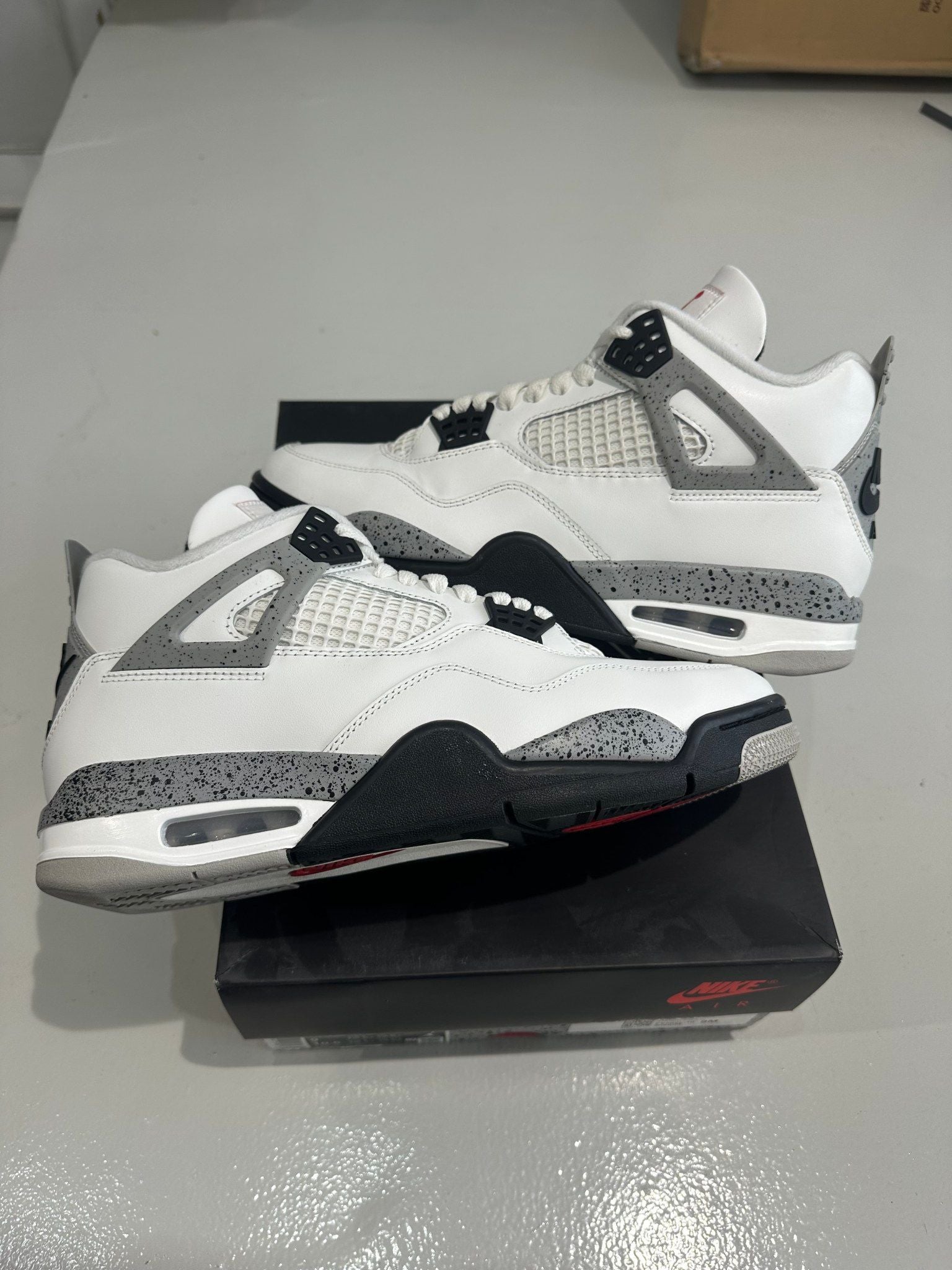 Jordan 4 Retro White Cement (2025) - Pre-Owned Size 9