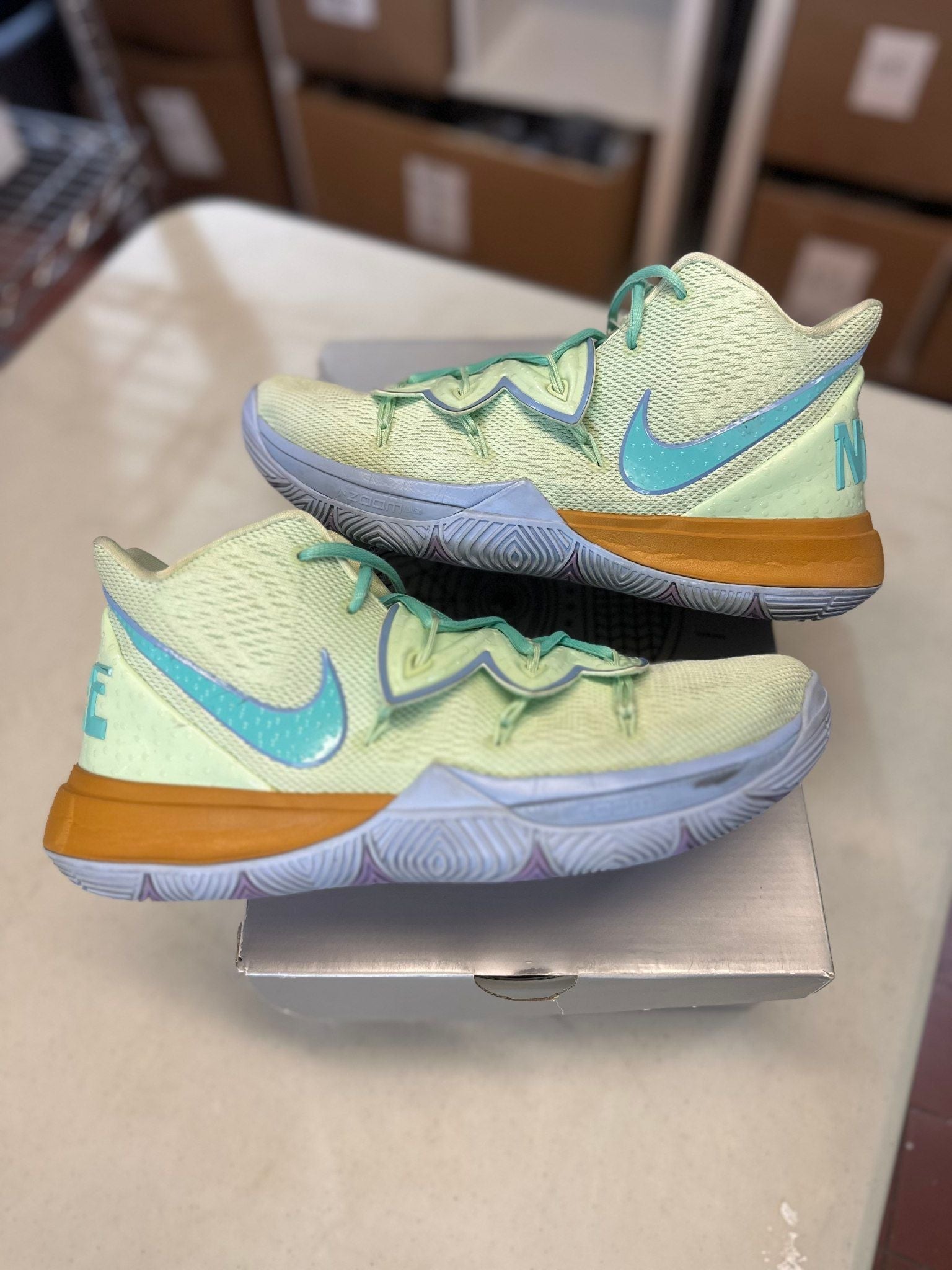 Nike Kyrie 5 Spongebob Squidward - Pre-Owned Size 9.5 (Replacement Box)