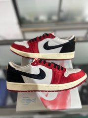 Jordan 1 Retro Low OG SP Trophy Room Away - Pre-Owned Size 8.5