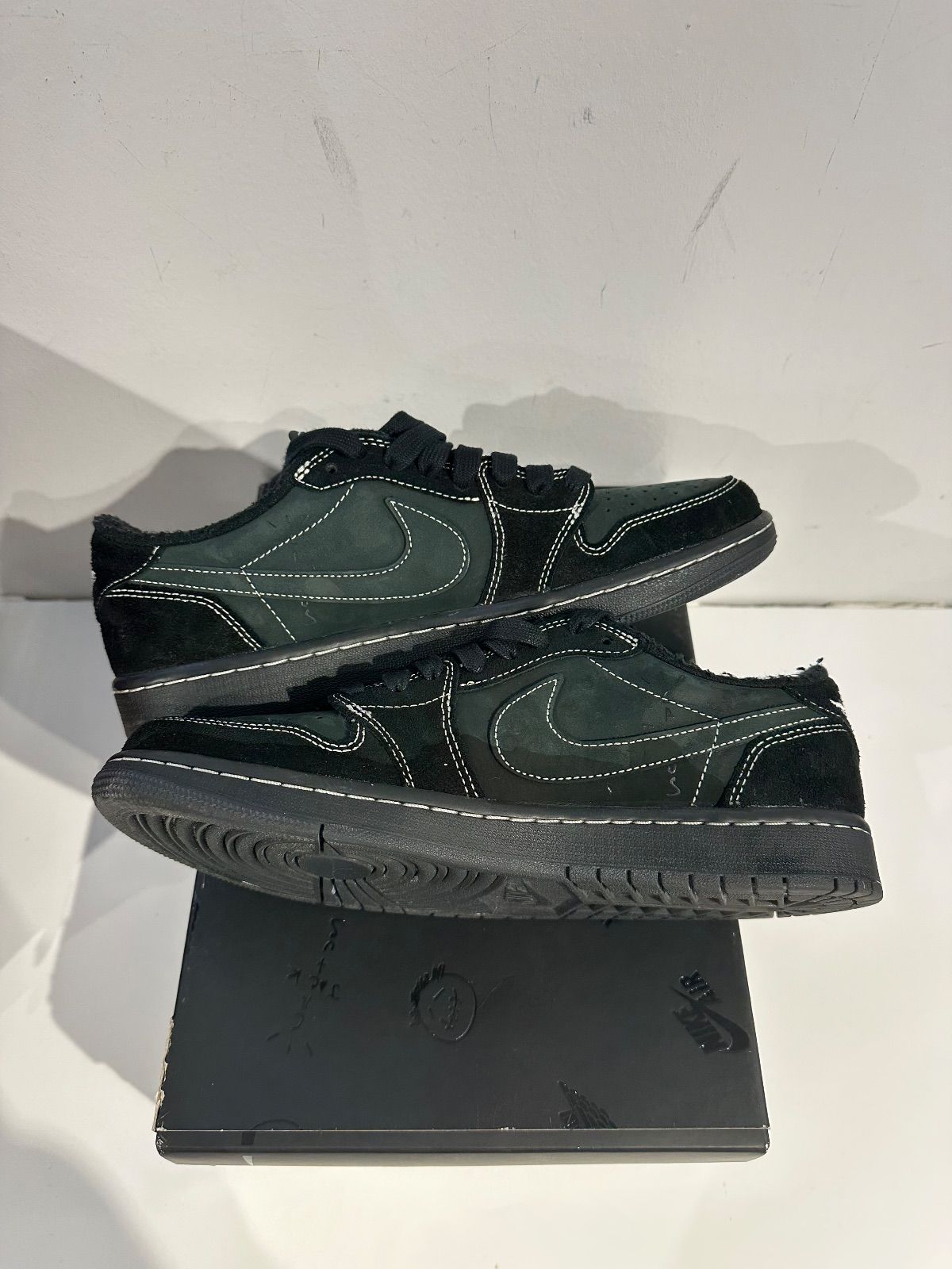 Jordan 1 Retro Low Travis Scott Black Phantom - Pre-Owned Size 9
