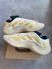adidas Yeezy 700 V3 Safflower (Preowned Size 10) - Pre-Owned