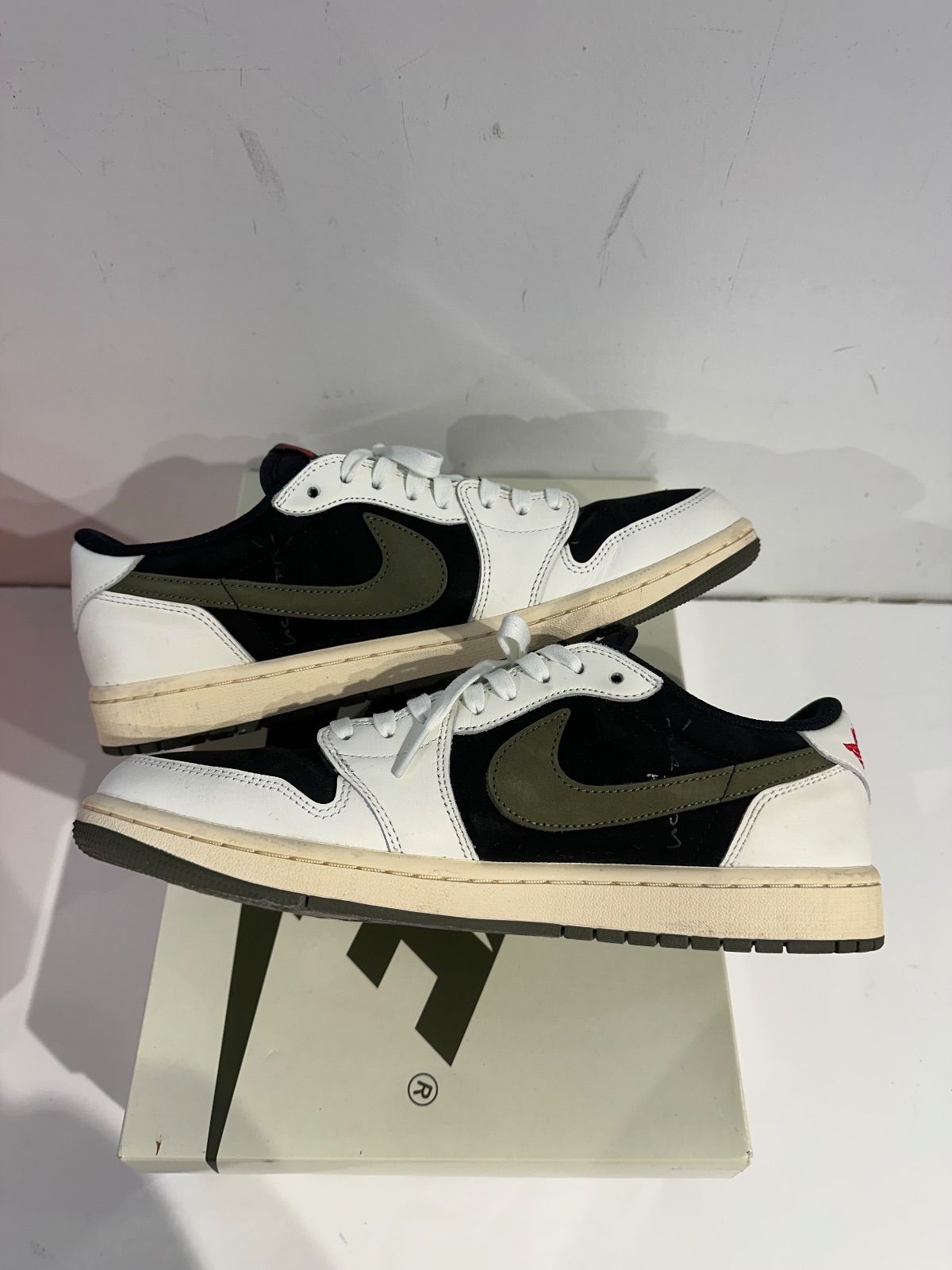 Jordan 1 Retro Low OG SP Travis Scott Olive (W) - Pre-Owned Size 10.5