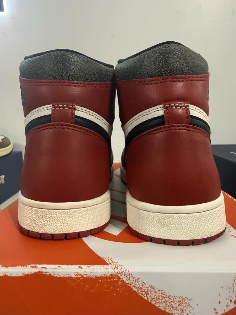 Jordan 1 Retro High OG "Lost & Found" - Pre-Owned Size 9.5
