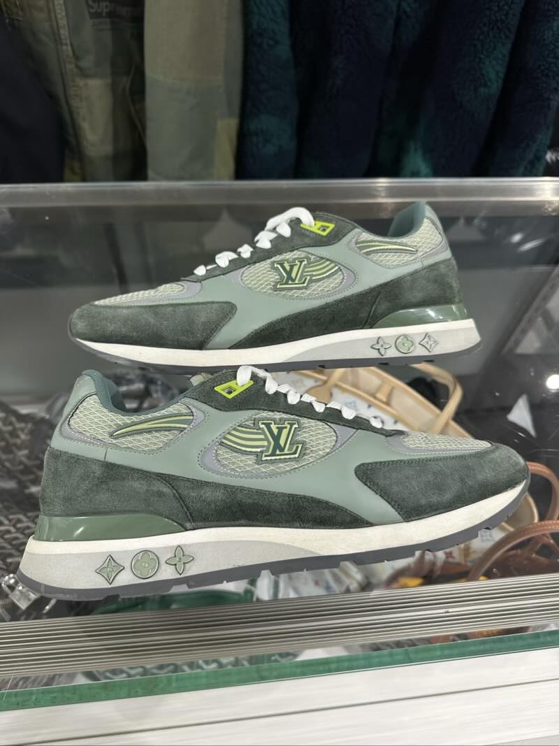 Louis Vuitton LV Runaway Sneaker Green Mesh - Pre-Owned Size 10 (No original box)