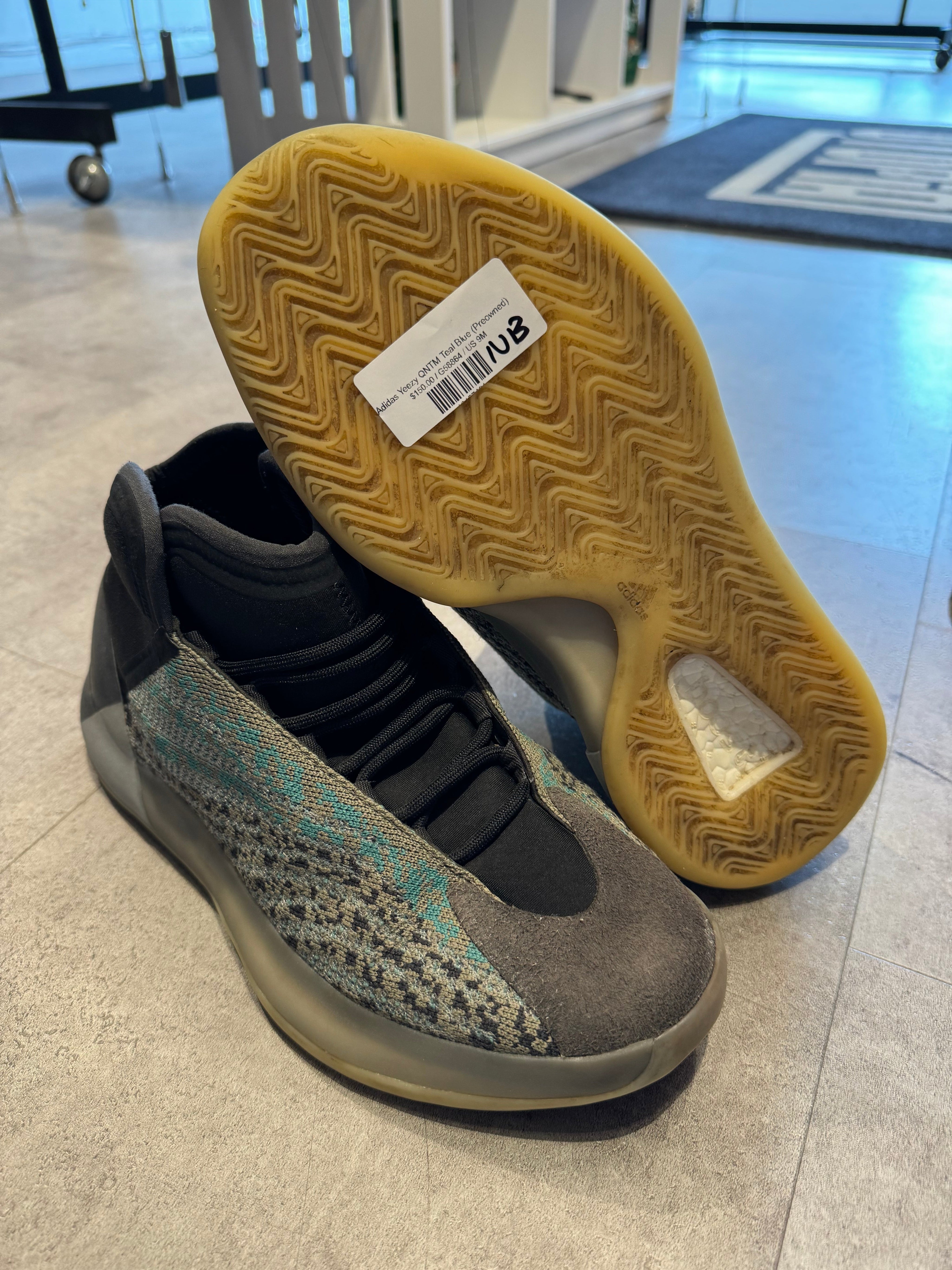 Adidas Yeezy QNTM Teal Blue - Pre-Owned Size 9