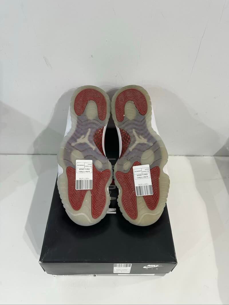 Jordan 11 Retro Cherry (2022) - Pre-Owned Size 9