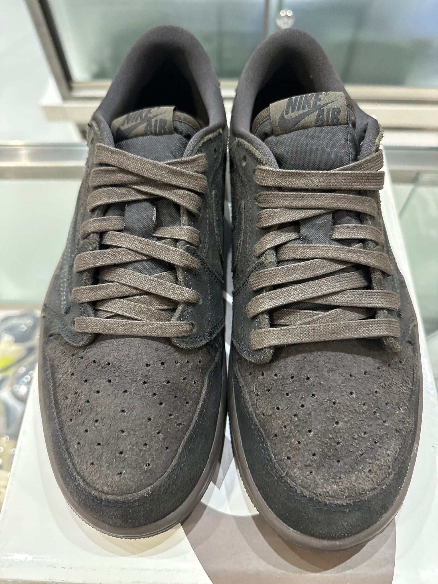 Jordan 1 Retro Low OG SP Travis Scott Velvet Brown - Pre-Owned Size 8.5