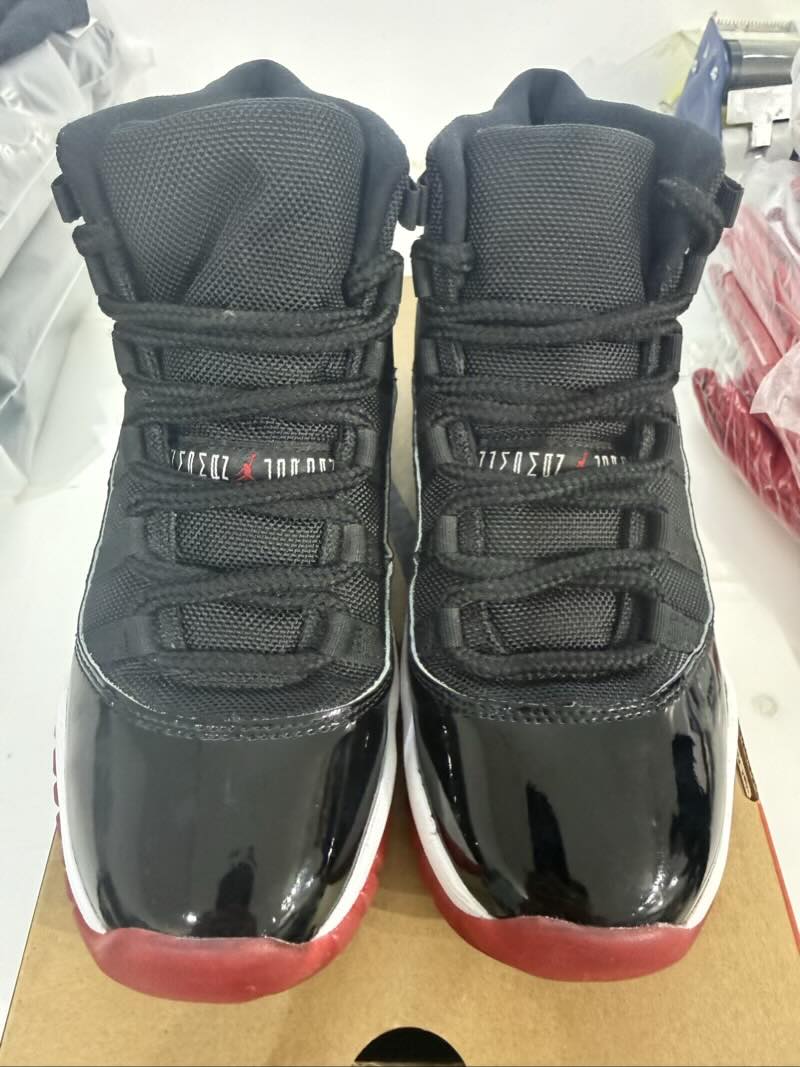 Jordan 11 Retro Playoffs Bred (2019) (GS) - Pre-Owned Size 6.5Y