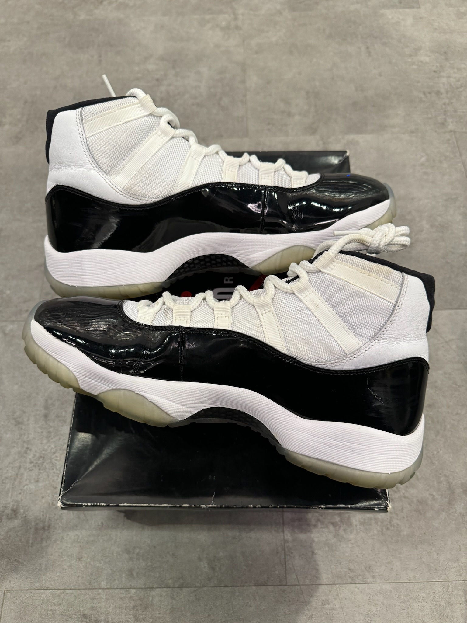 Jordan 11 Retro Concord (2018) - Pre-Owned Size 11.5