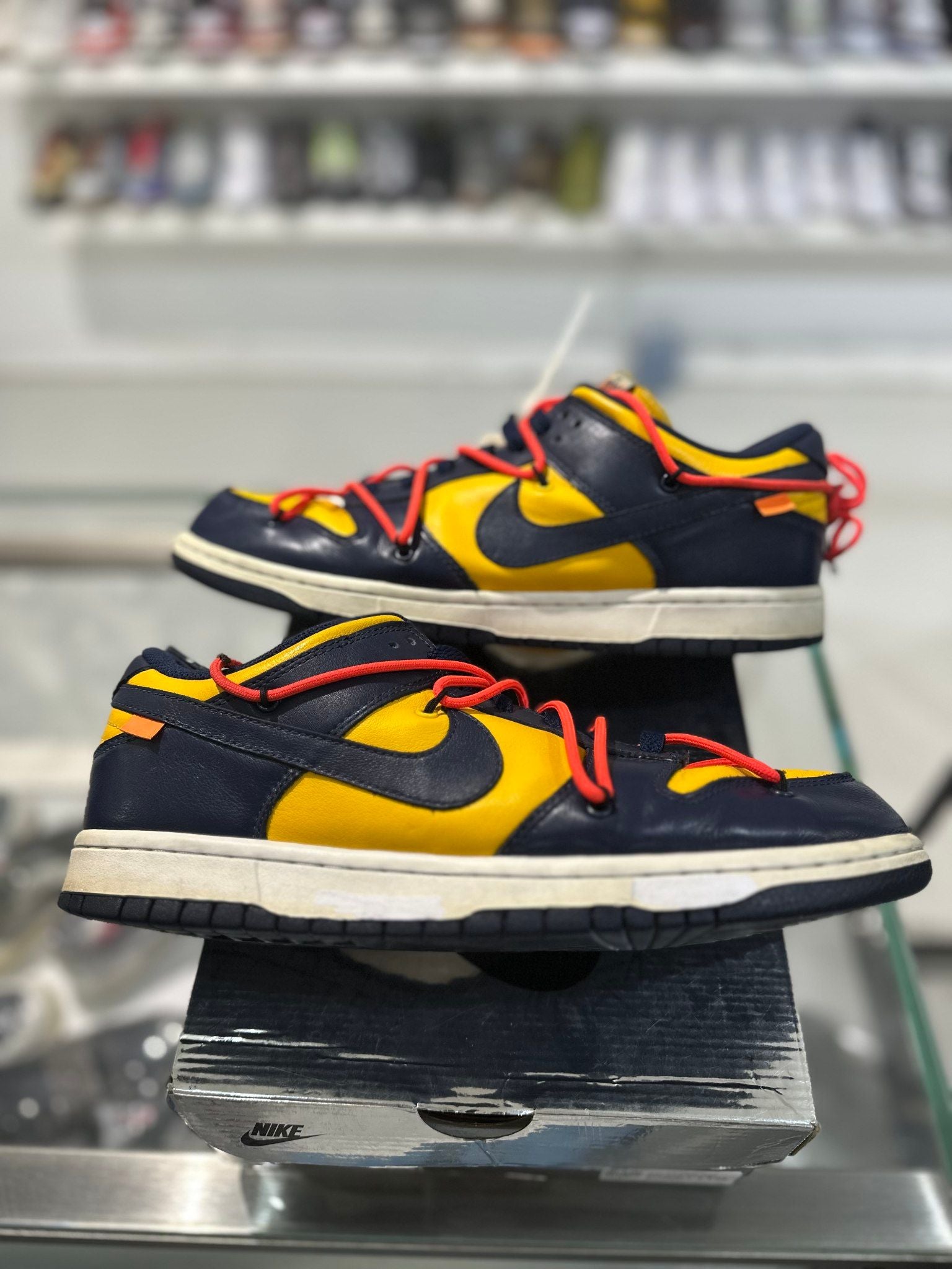 Nike Off-White Dunk Low University Gold - Pre-Owned Size 11