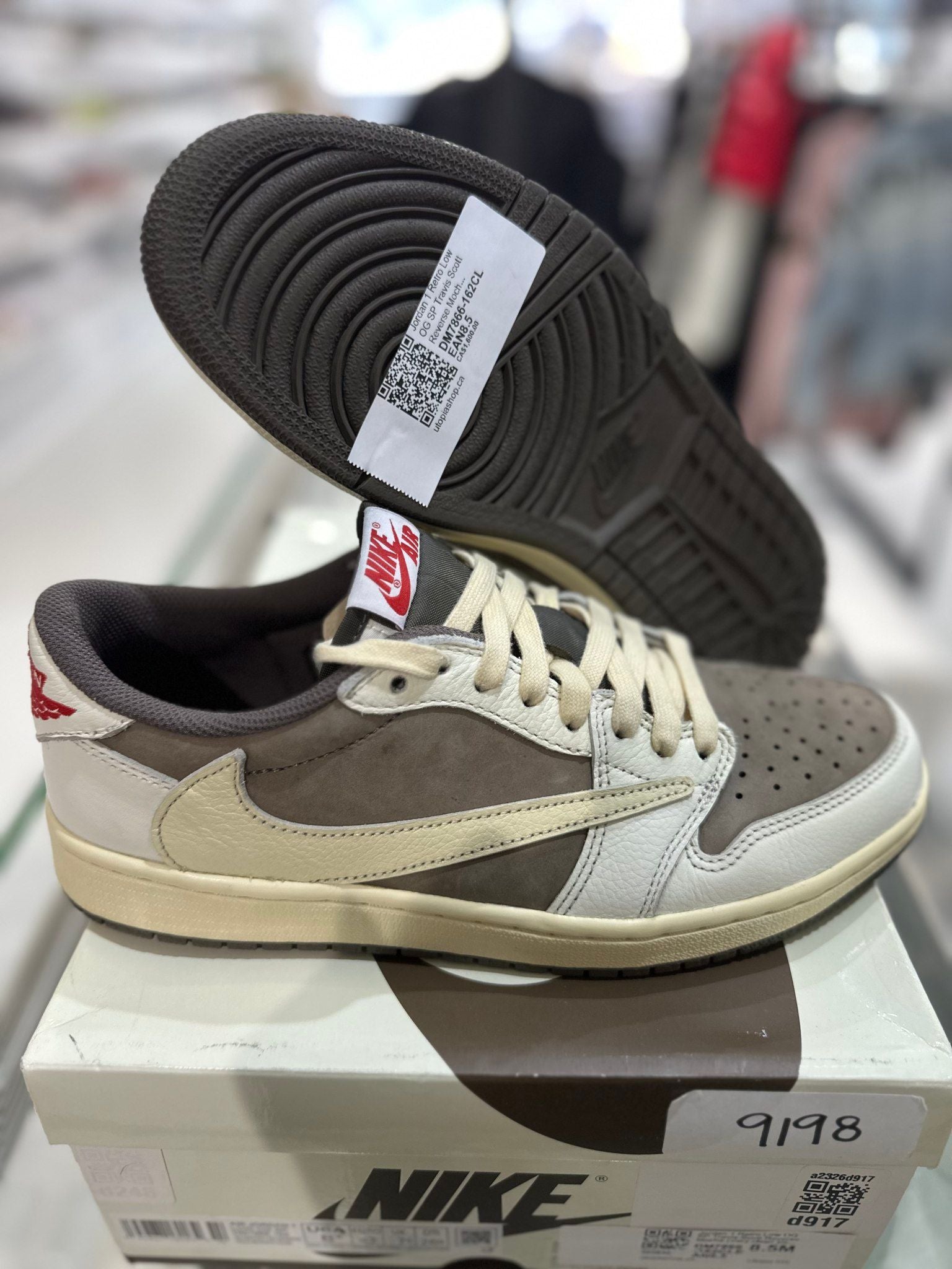 Jordan 1 Retro Low OG SP Travis Scott Reverse Mocha - Lightly Pre-Owned Size 8.5