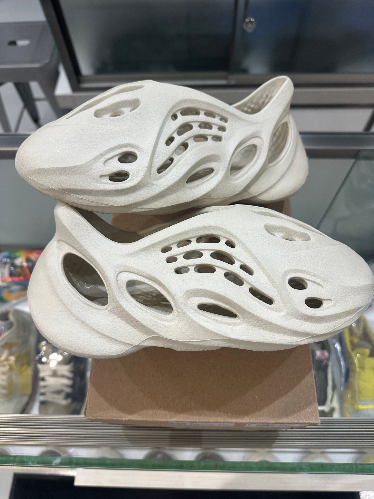 Adidas Yeezy Foam RNNR Sand (Preowned Size 6) - Pre-Owned