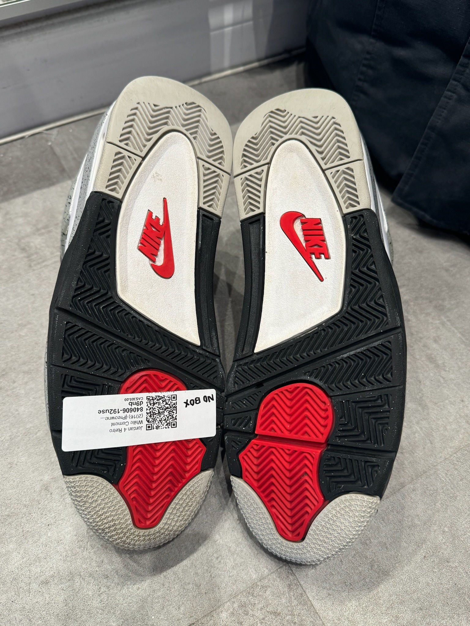 Jordan 4 Retro White Cement (2016) - Pre-Owned Size 9 (No original box)