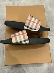 Burberry Kids Mini Farley Vintage Check Slides (Preowned Size 31/2y) - Pre-Owned