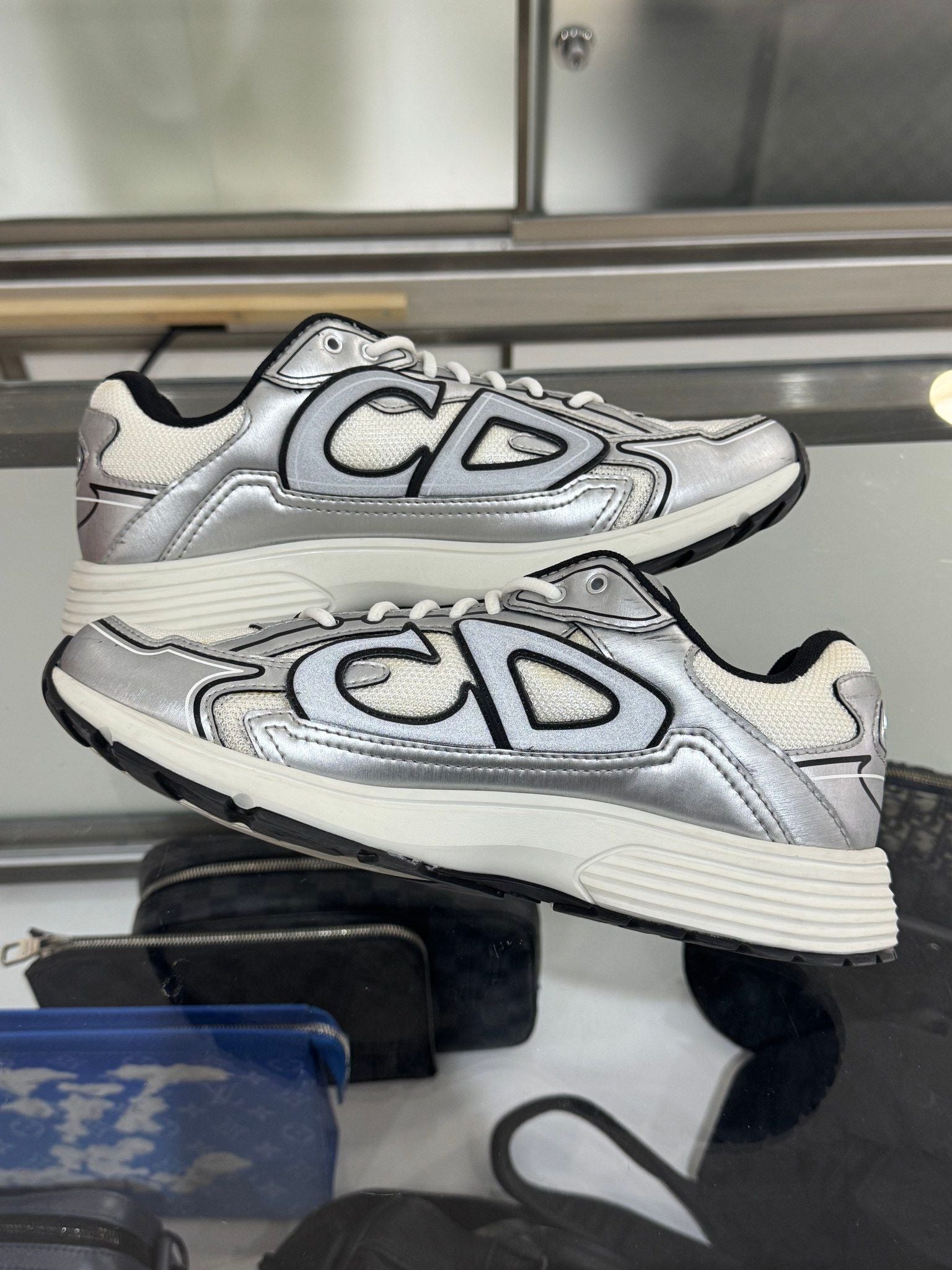 Dior B30 White Mesh Silver-Tone Metallic Calfskin - Pre-Owned Size 42 (No original box)