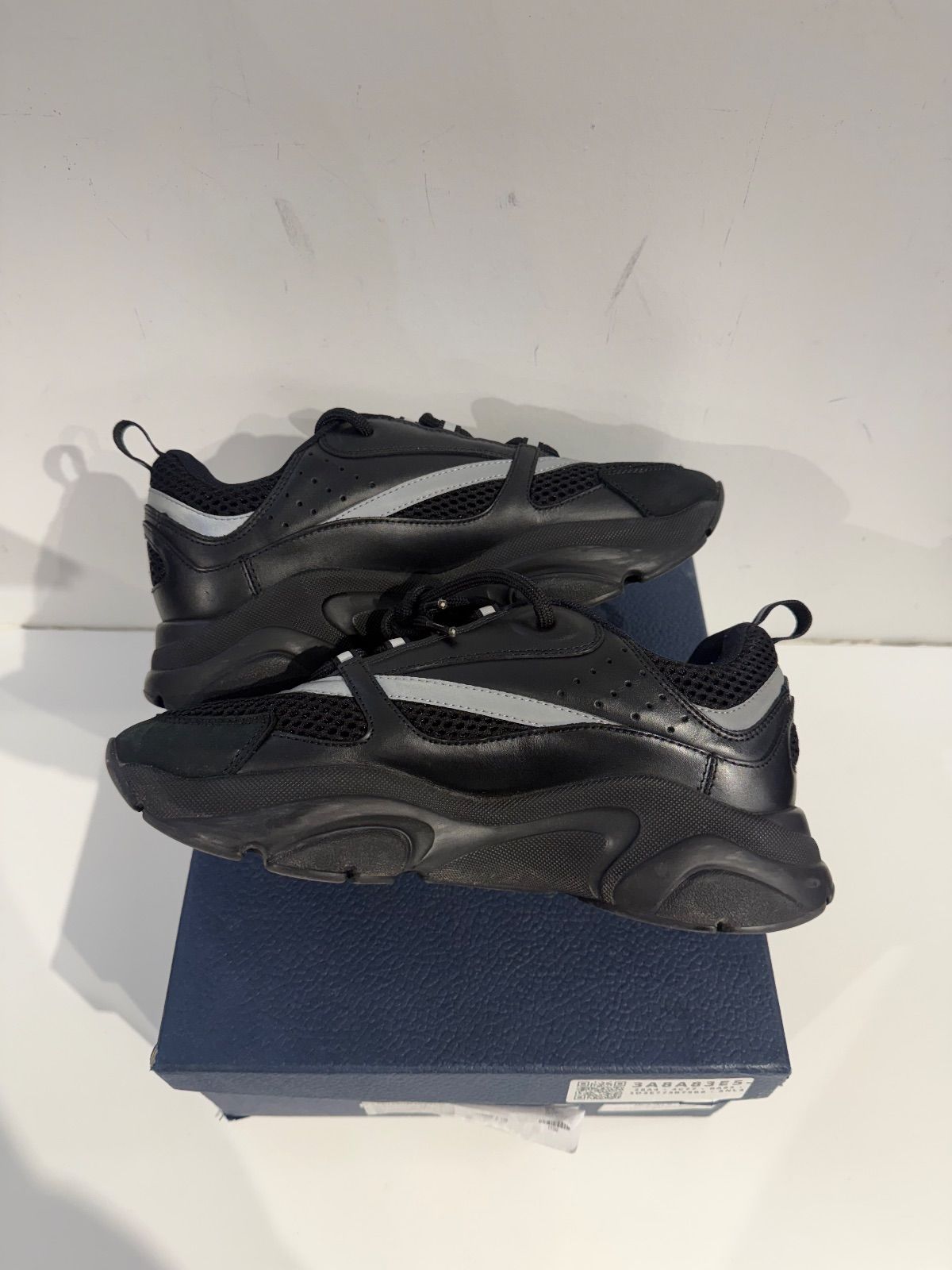 Dior B22 Reflective Black - Pre-Owned Size 7