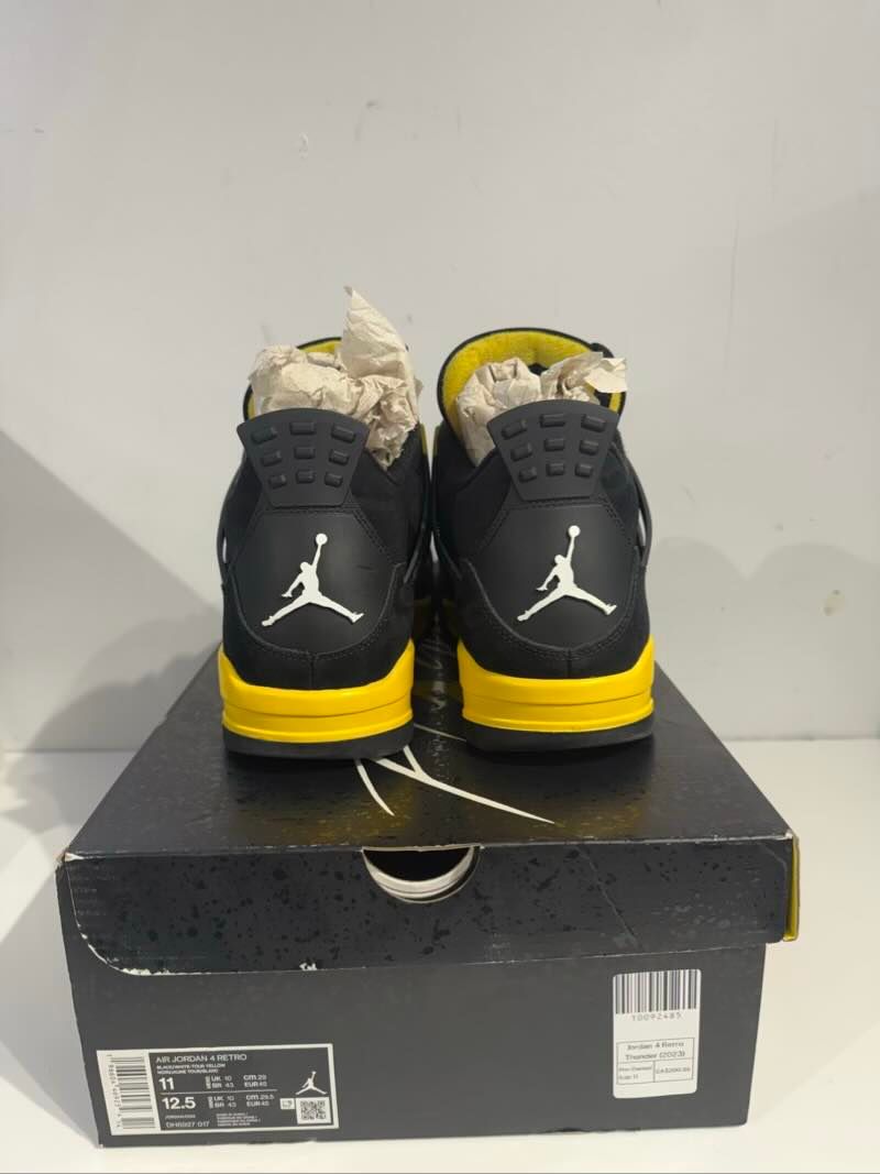 Jordan 4 Retro Thunder (2023) - Pre-Owned Size 11