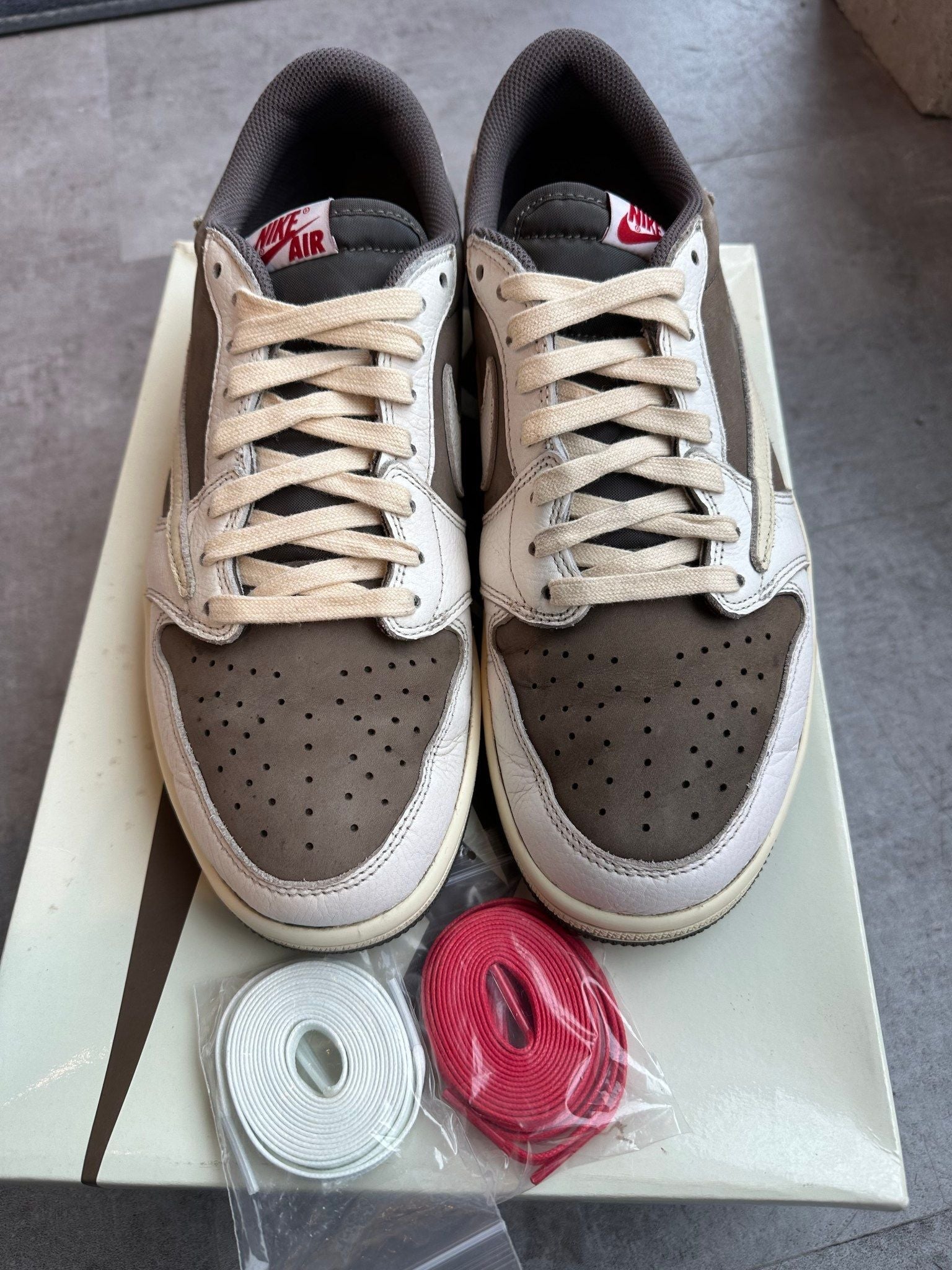 Jordan 1 Retro Low OG SP Travis Scott Reverse Mocha - Pre-Owned Size 11