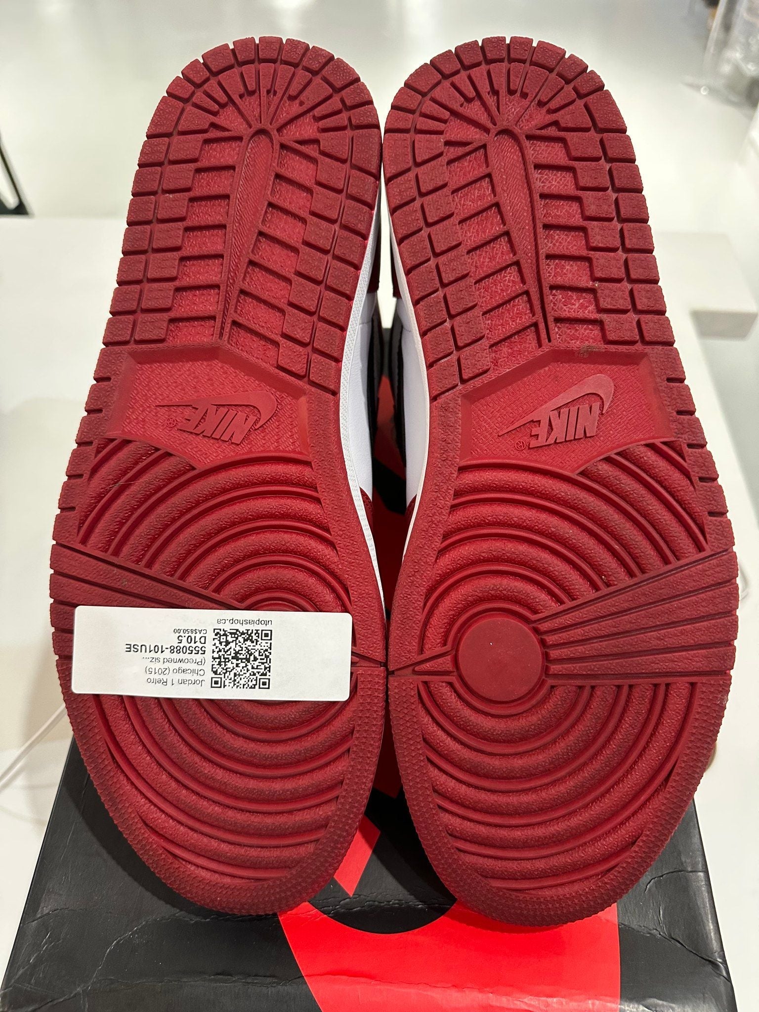 Jordan 1 Retro High Chicago (2015) - Pre-Owned Size 10.5