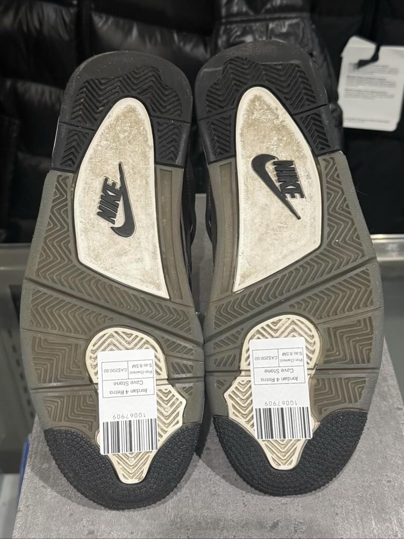 Jordan 4 Retro Cave Stone - Pre-Owned Size 8.5M