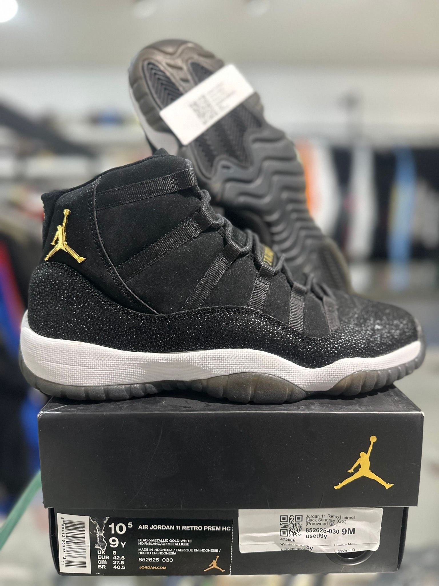 Jordan 11 Retro Heiress Black Stingray (GS) - Pre-Owned Size 9Y