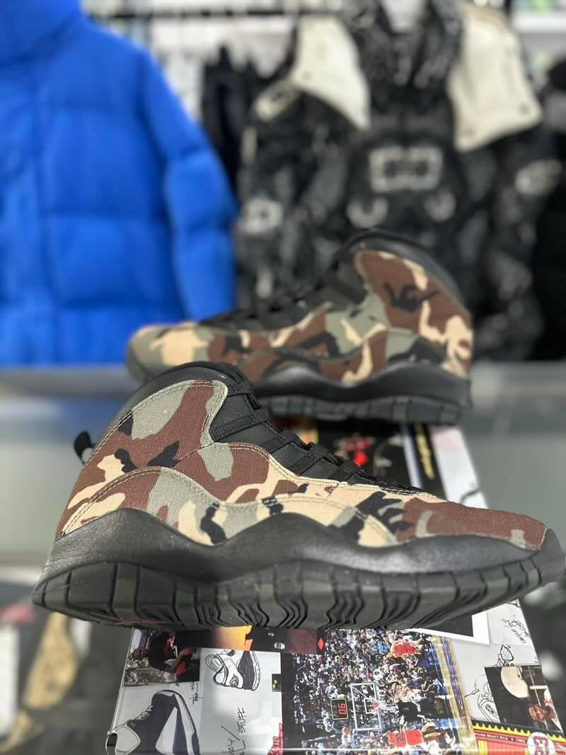 Jordan 10 Retro Woodland Camo - Pre-Owned Size 9