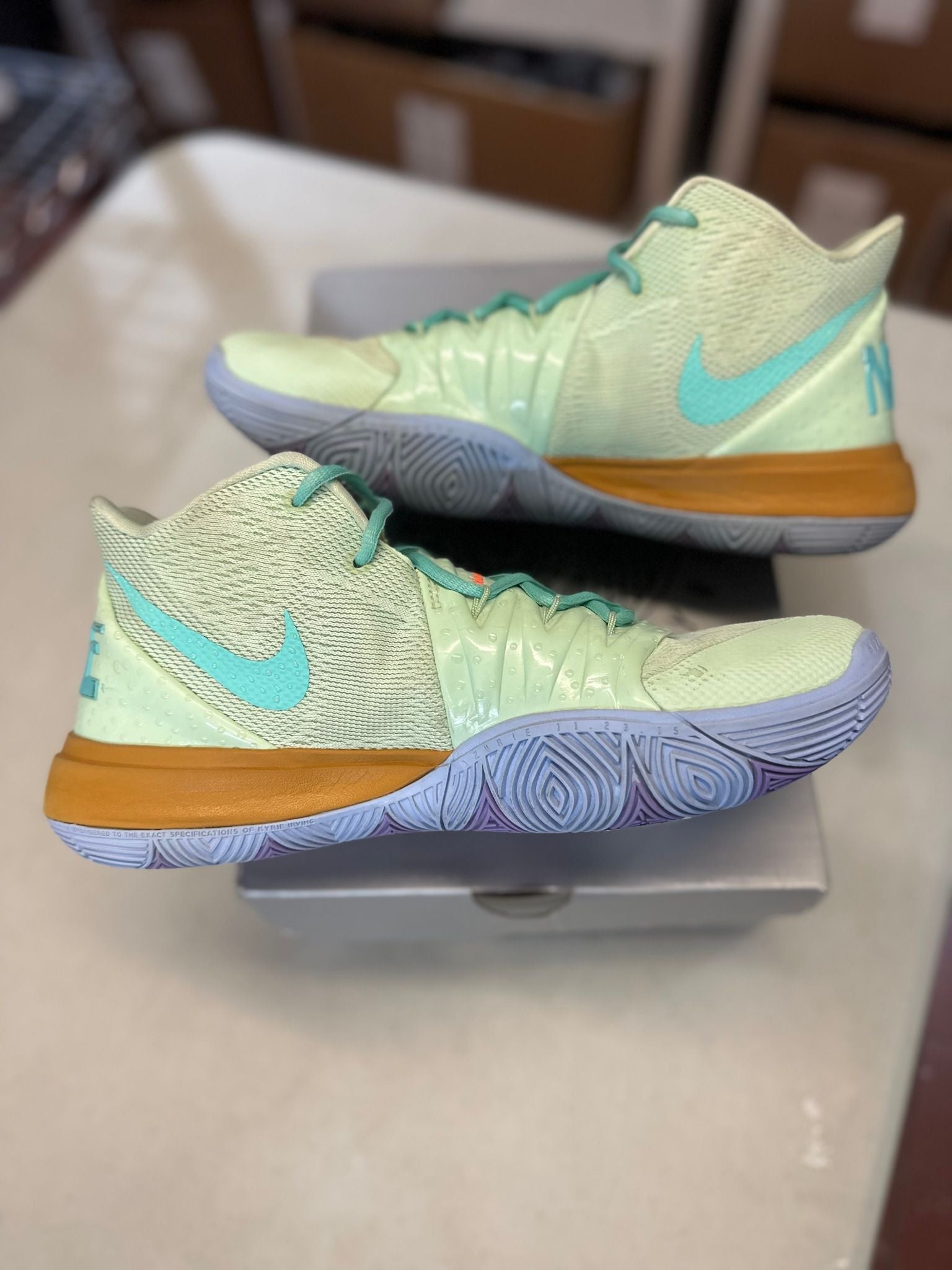 Nike Kyrie 5 Spongebob Squidward - Pre-Owned Size 9.5 (Replacement Box)