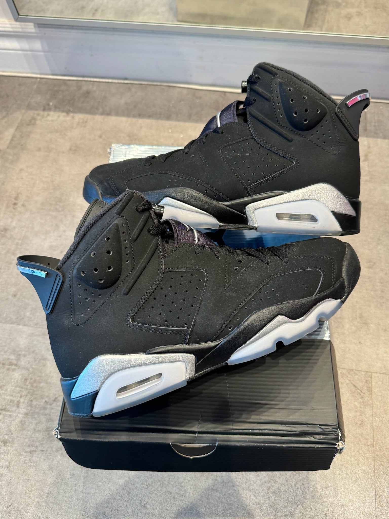 Jordan 6 Retro Chrome Metallic Silver - Pre-Owned Size 9.5