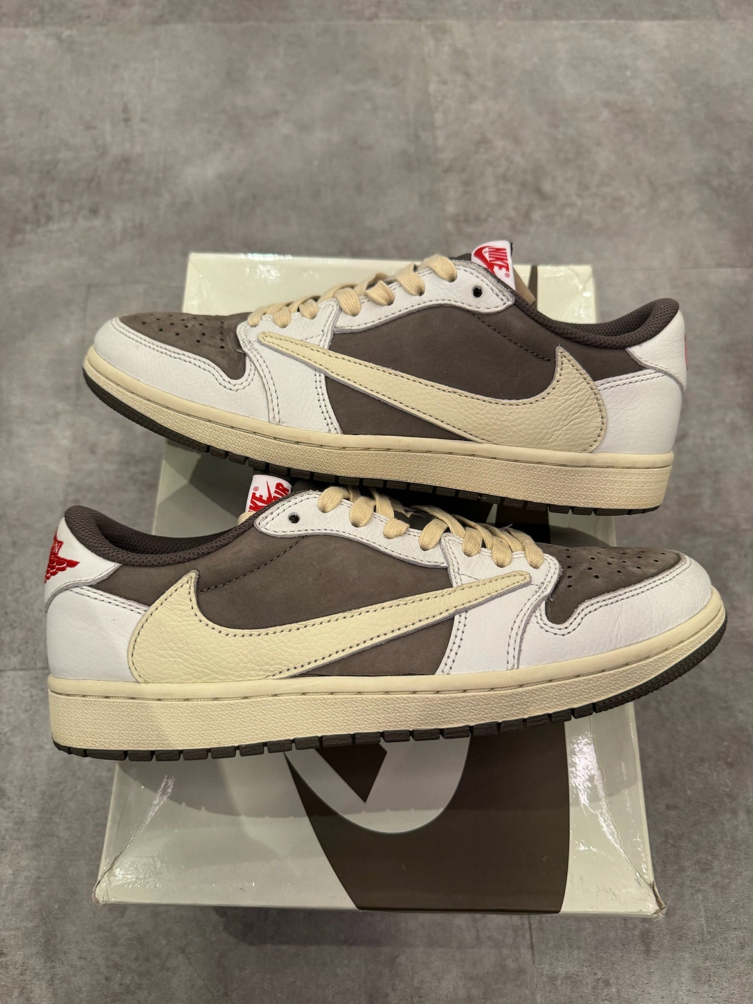 Jordan 1 Retro Low OG SP Travis Scott Reverse Mocha - Pre-Owned Size 9