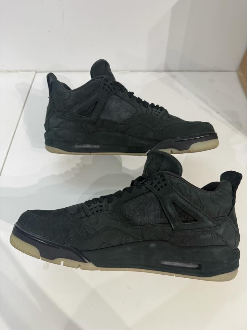 Jordan 4 Retro Kaws Black - Pre-Owned Size 13M
