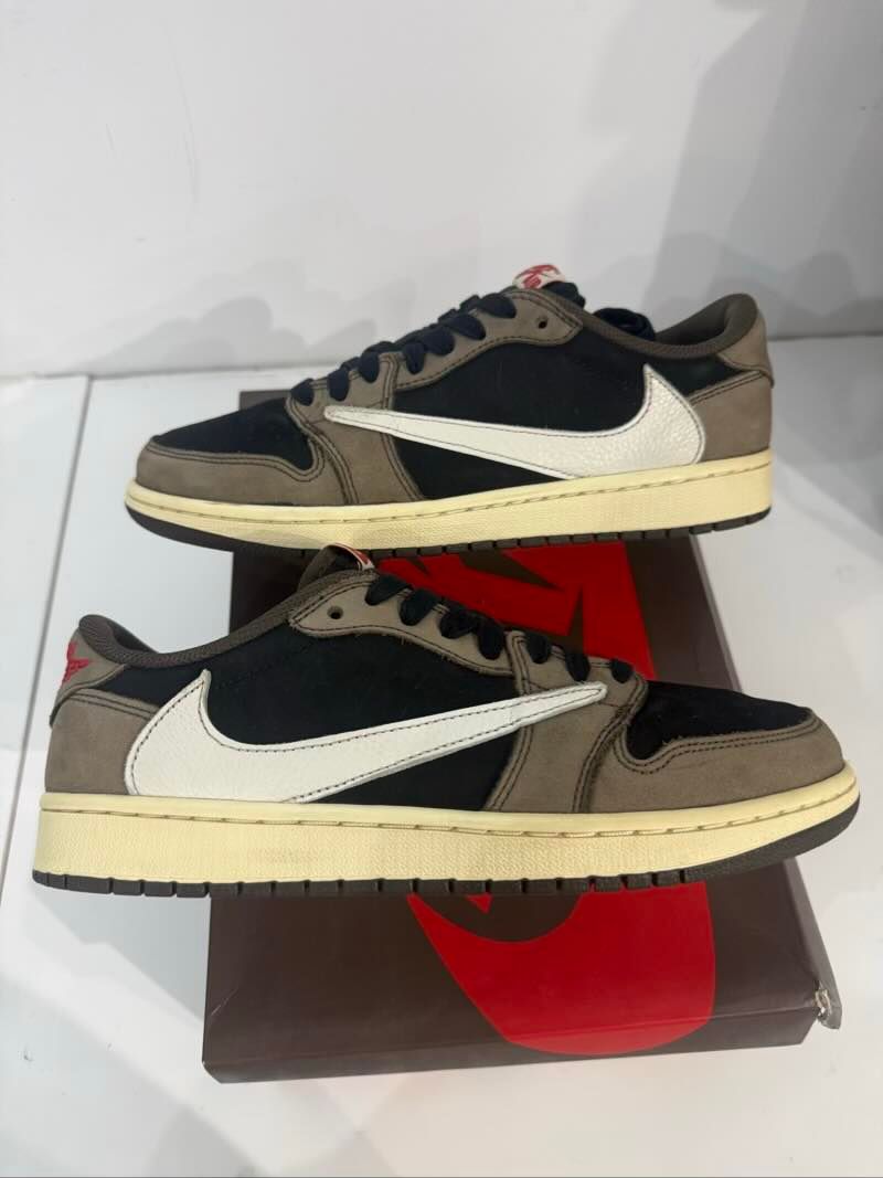 Air Jordan 1 Retro Low OG SP Travis Scott Mocha - Pre-Owned Size 9