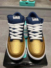 Nike SB Dunk Low Supreme Jewel Swoosh Gold - Pre-Owned Size 8.5