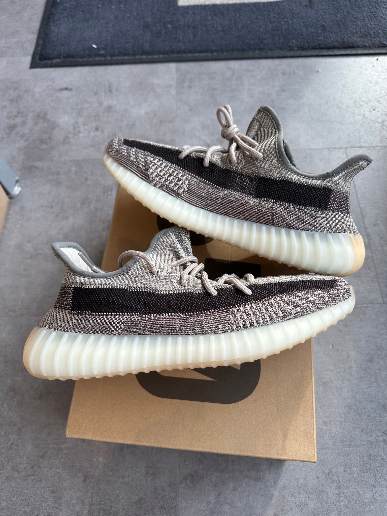 Adidas Yeezy Boost 350 V2 Zyon - Pre-Owned Size 10.5