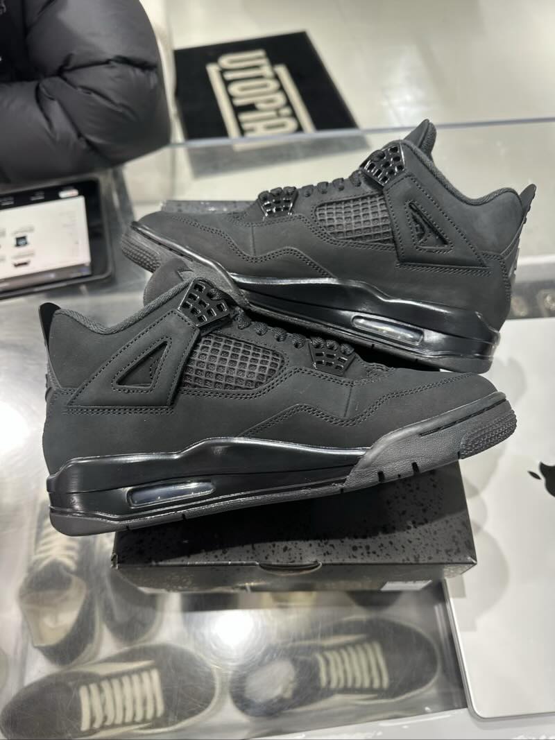 Jordan 4 Retro Black Cat (2025) - Pre-Owned Size 8