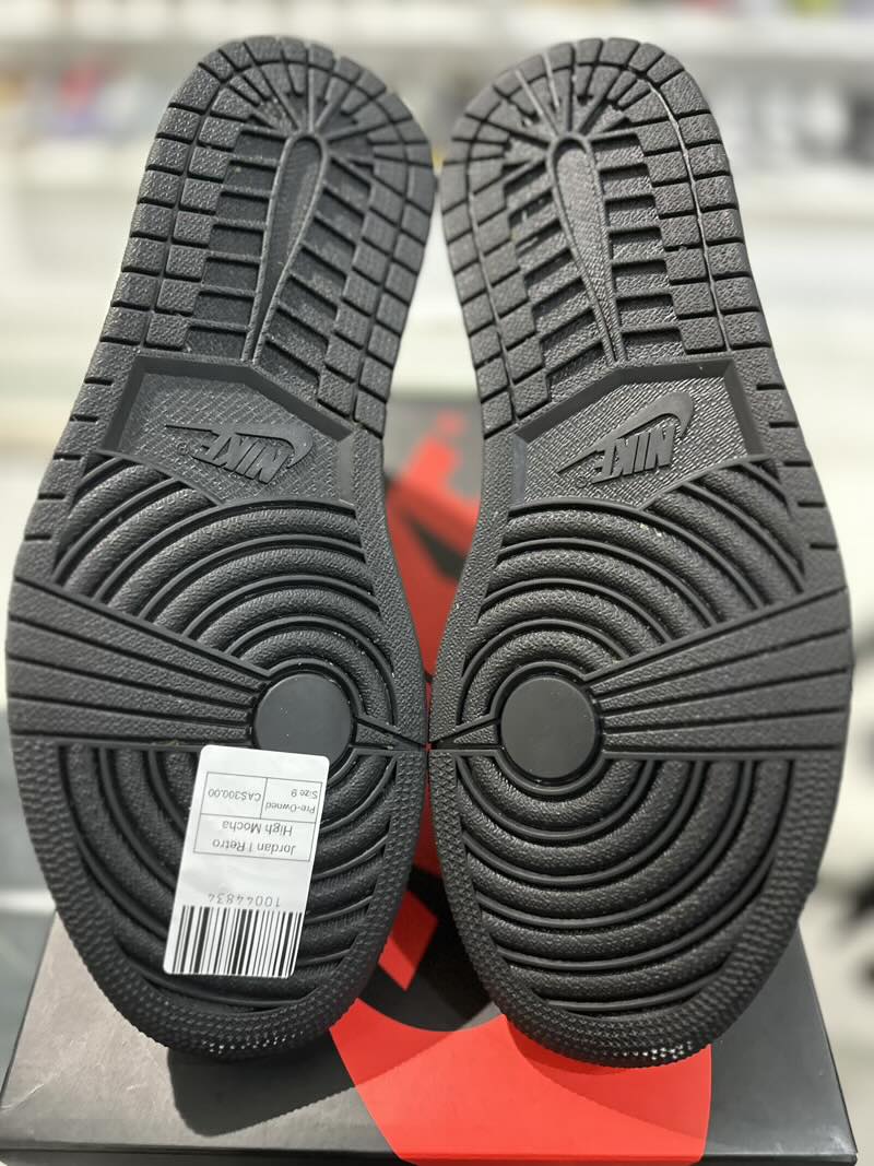 Jordan 1 Retro High Mocha - Pre-Owned Size 9