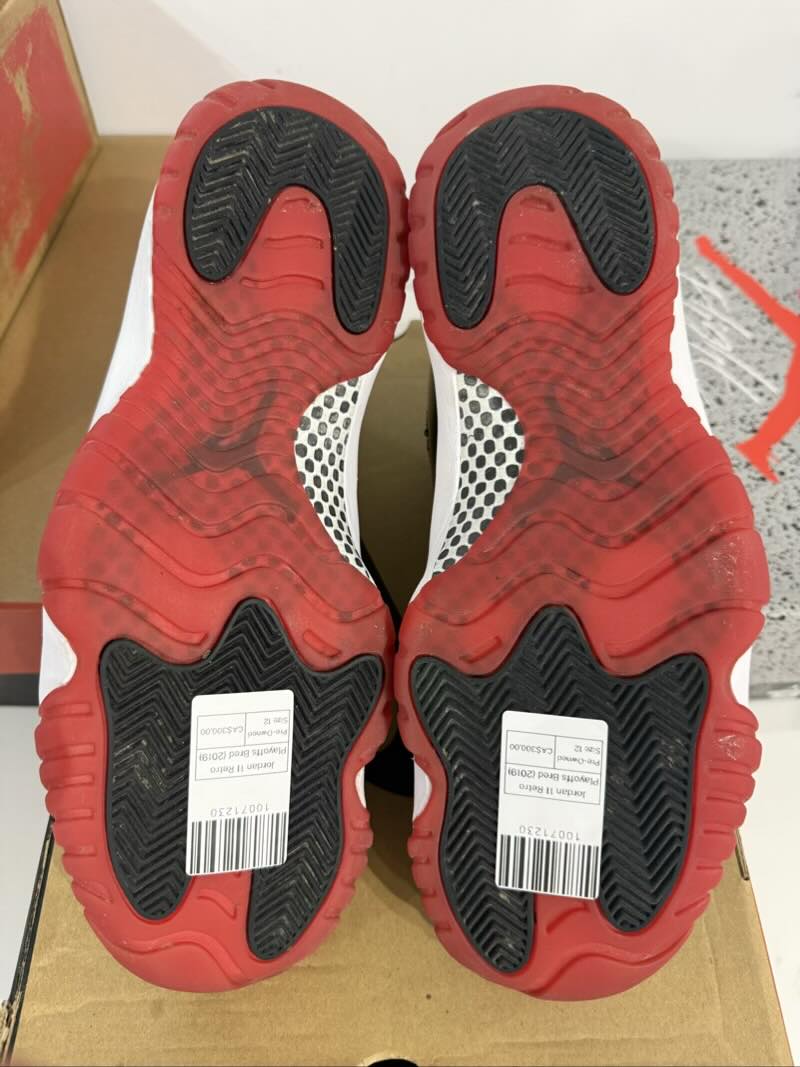 Jordan 11 Retro Playoffs Bred (2019) - Pre-Owned Size 12