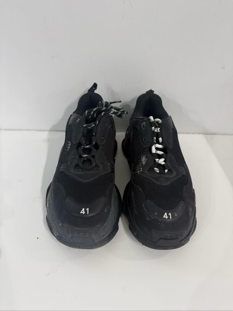 Balenciaga Triple S Sneaker Black - Lightly Pre-Owned Size 9