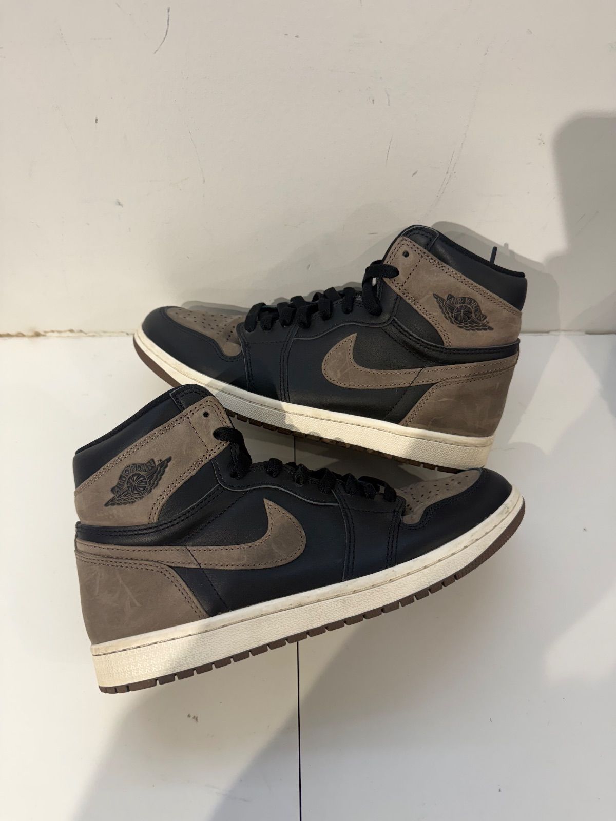 Jordan 1 Retro High OG Palomino - Pre-Owned Size 8 (No original box)