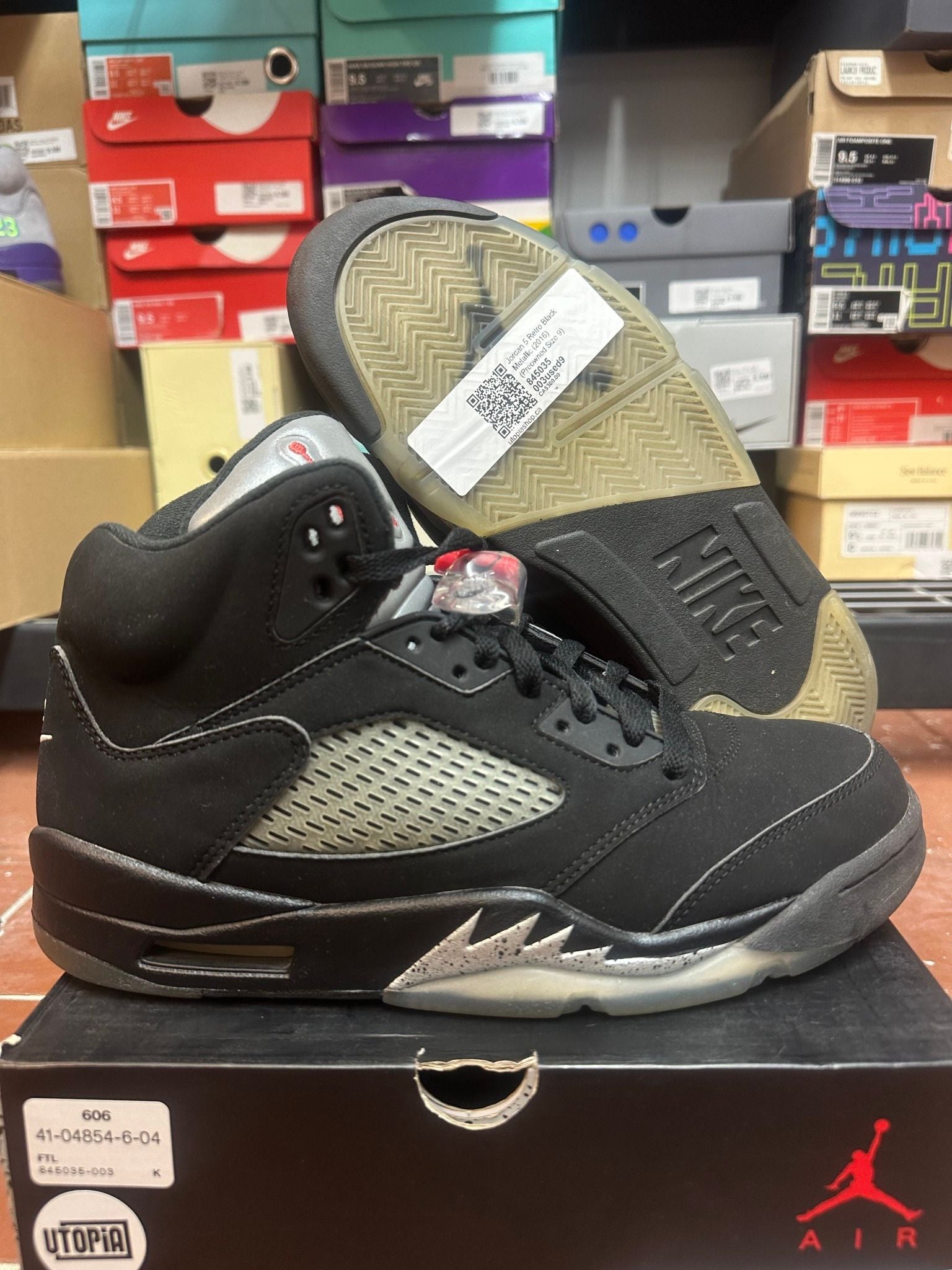 Jordan 5 Retro Black Metallic (2016) - Pre-Owned Size 9