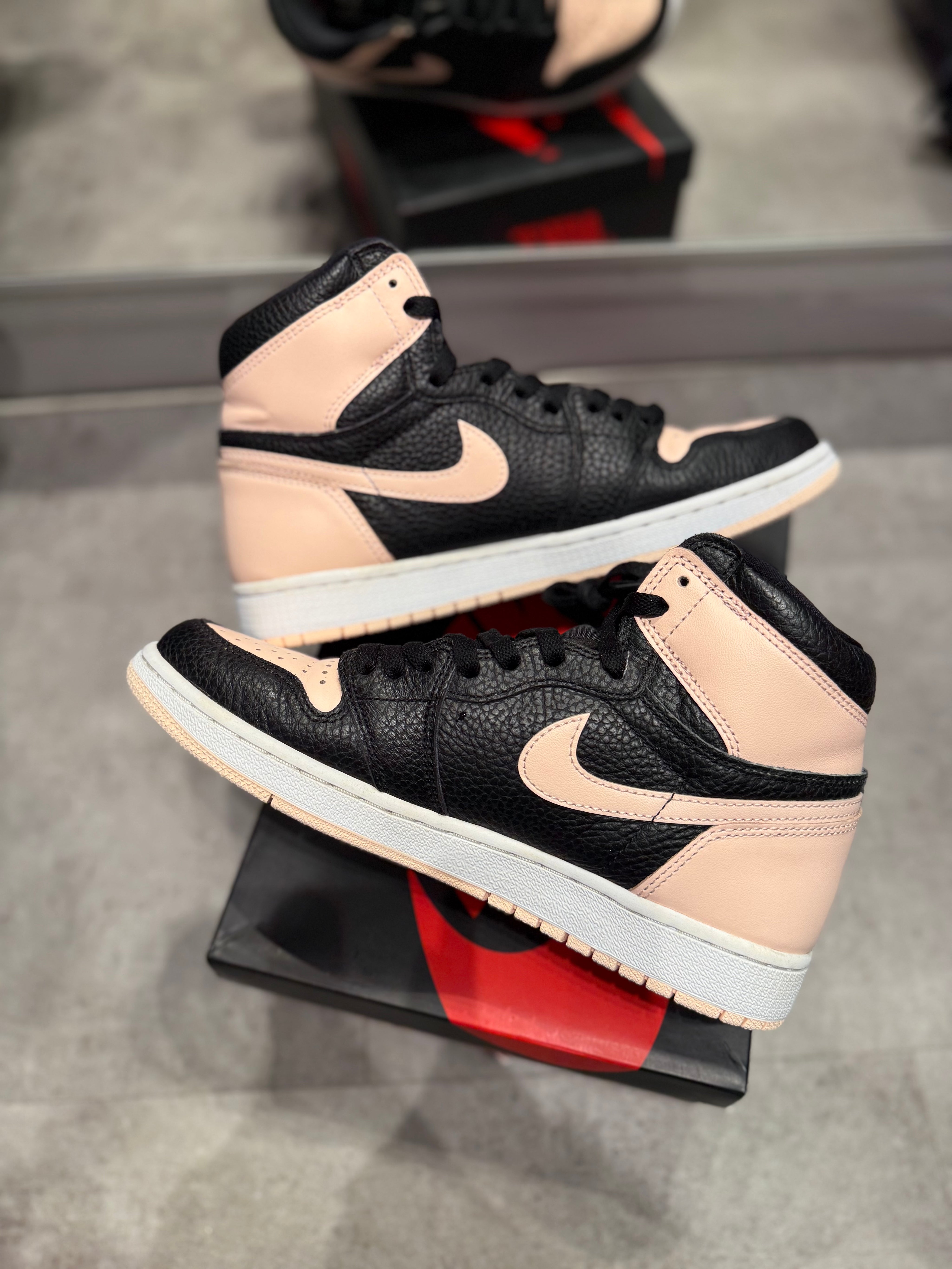 Jordan 1 Retro High Crimson Tint (Preowned Size 8.5)