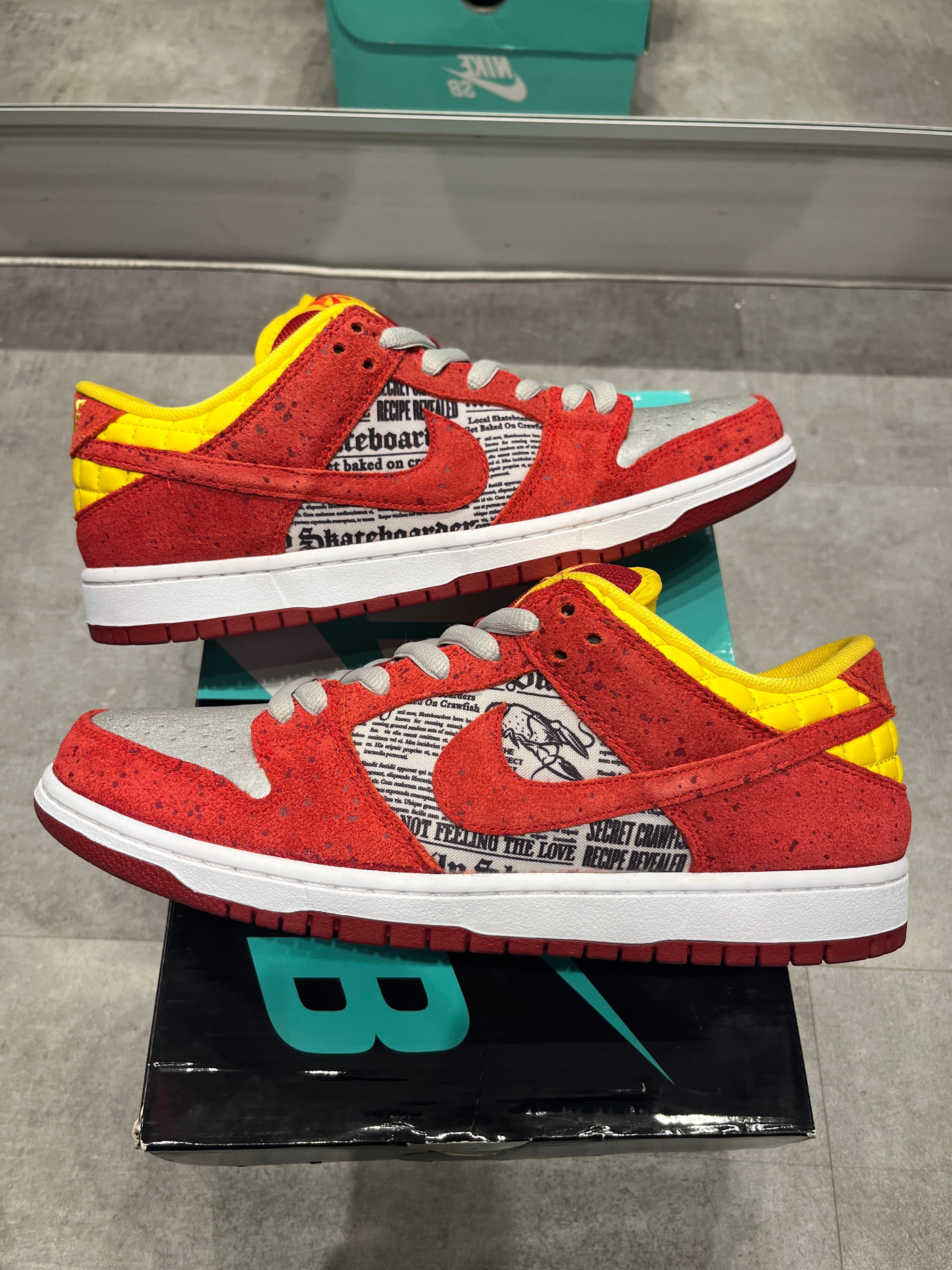 Nike SB Dunk Low PRM Rukus Crawfish - Pre-Owned Size 9.5