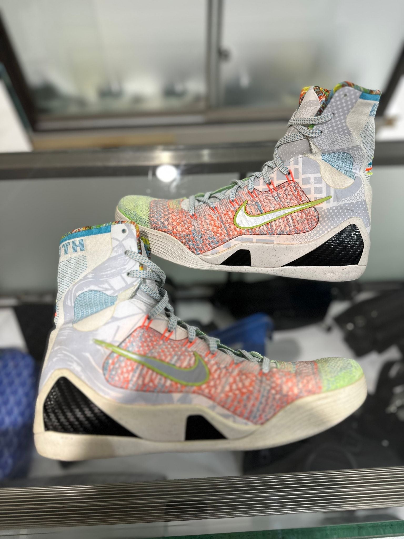 Nike Kobe 9 Elite What the Kobe - Pre-Owned Size 9.5 (No original box)