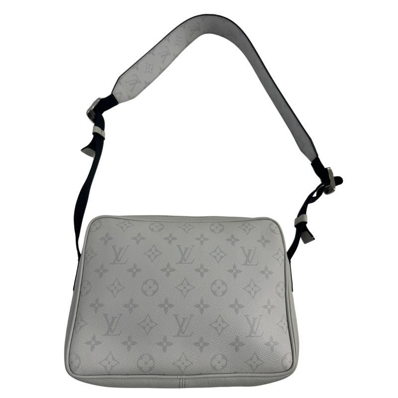 Louis Vuitton Taiga Monogram Eclipse Outdoor Messenger - Pre-Owned
