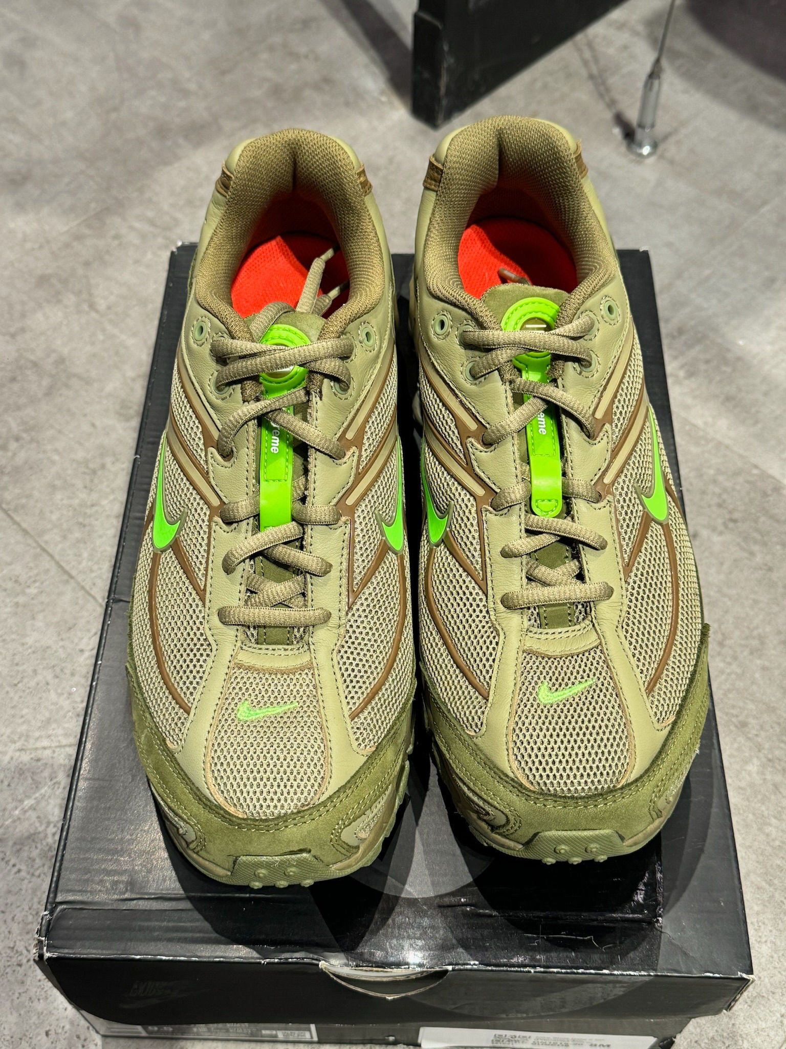 Nike Shox Ride 2 SP Supreme Olive - Preowned Size 8