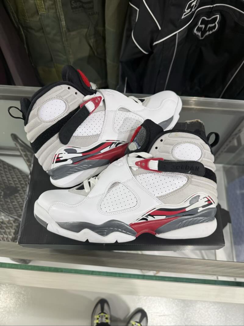 Jordan 8 Retro Alternate - Pre Owned Size 9