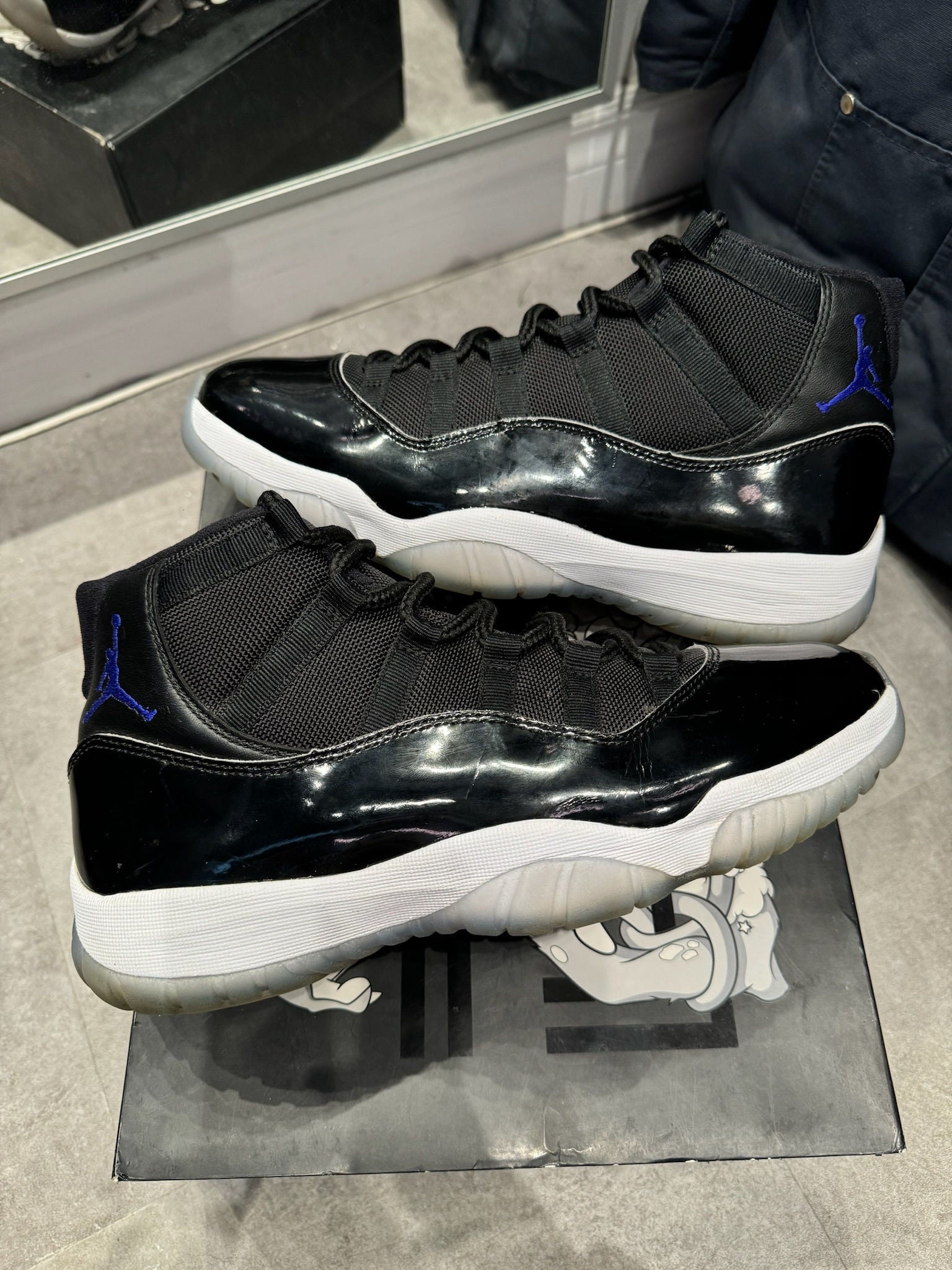 Jordan 11 Retro Space Jam (2016) - Pre-Owned Size 9.5