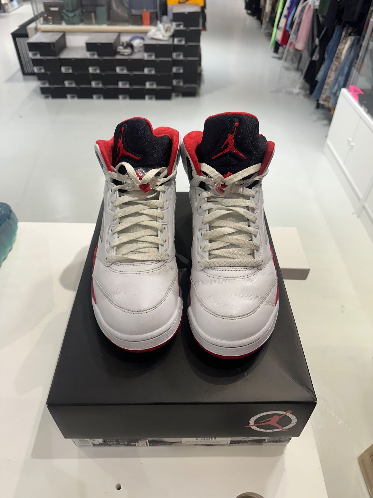 Jordan 5 Retro Fire Red Black Tongue (2025) - Pre-Owned Size 9.5 (No original box)
