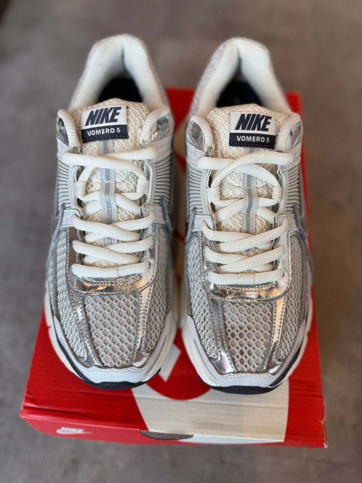 Nike Vomero 5 Photon Dust Metallic Silver (Preowned Size 10w) - Pre-Owned
