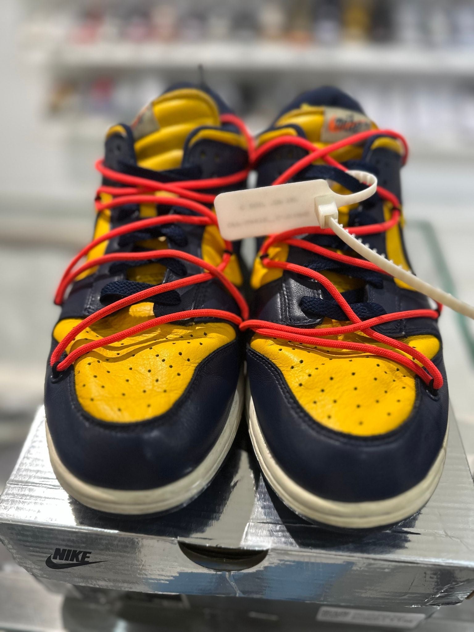 Nike Off-White Dunk Low University Gold - Pre-Owned Size 11